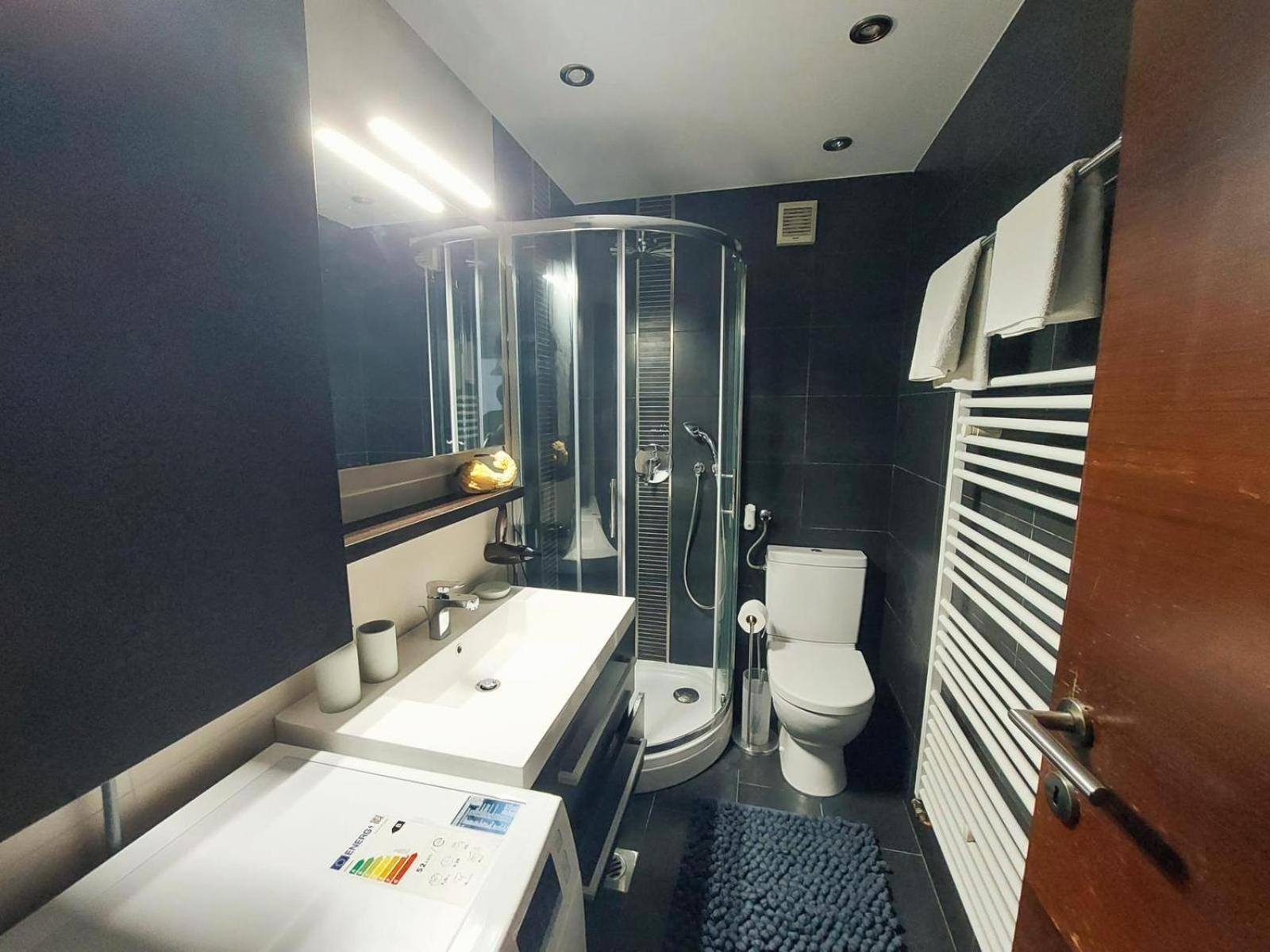 Onyx Apartment *